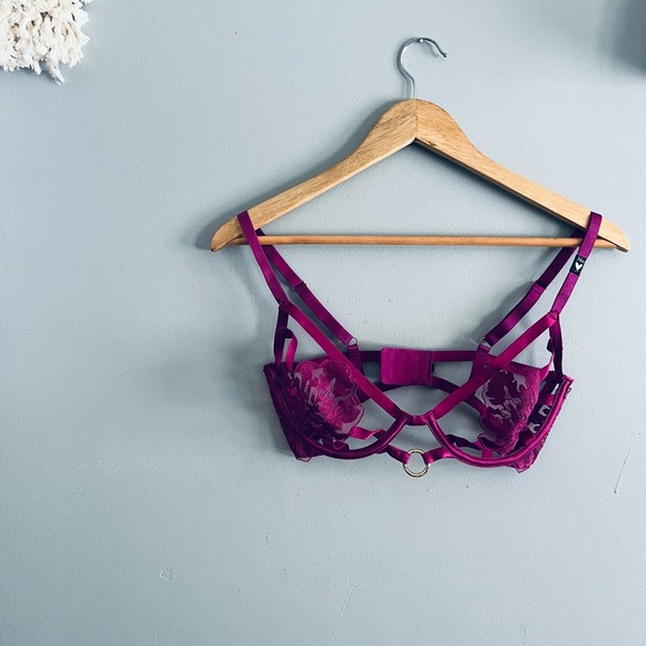 Bra - Picture 2 of 8